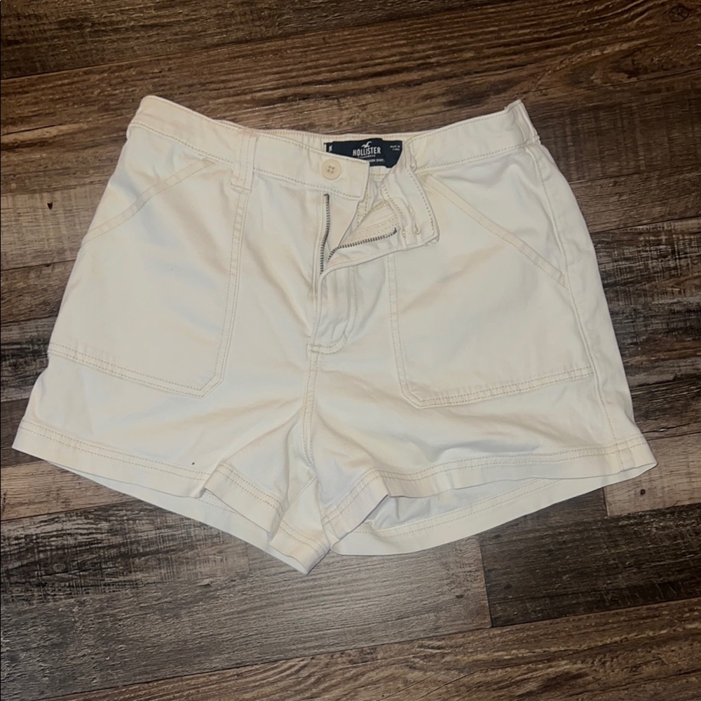 Hollister Women's High Waist Cream Shorts